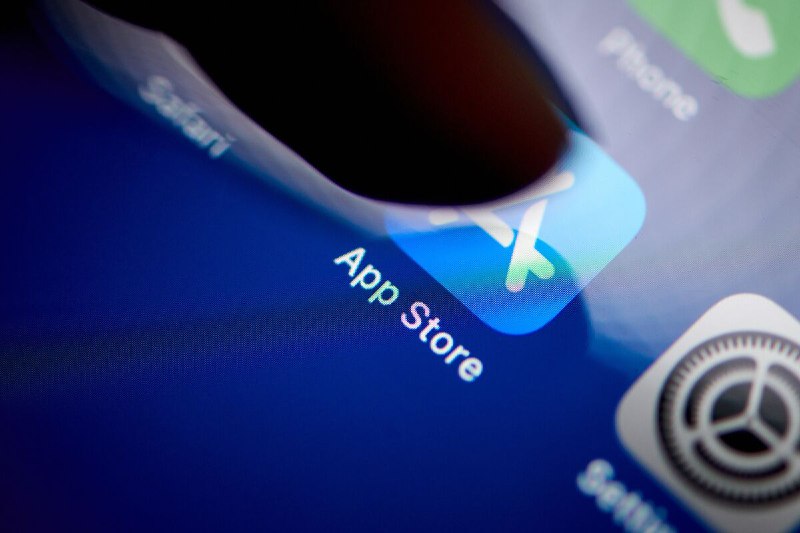 China Weighs Probe Into Apple’s App Store Fees, Practices